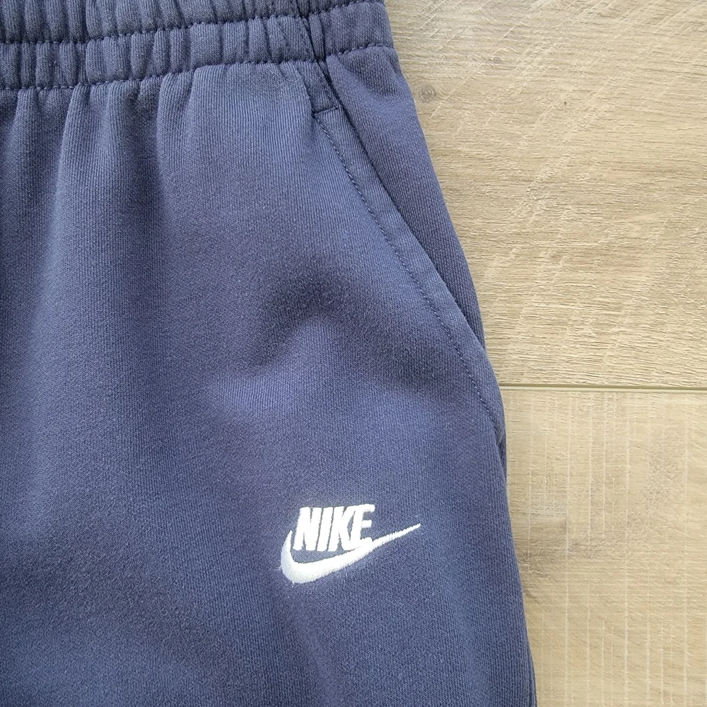 Nike Boys Club Size XL Navy Fleece Joggers. - Picture 12 of 15